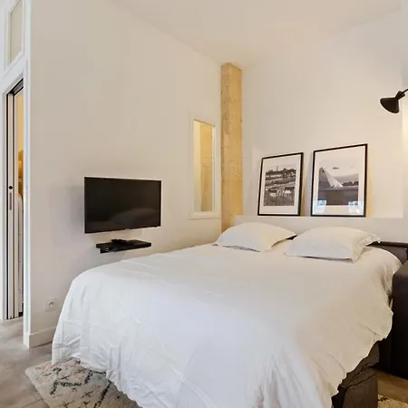 Contemporary & Comfortable 2 Bedroom In Apartment